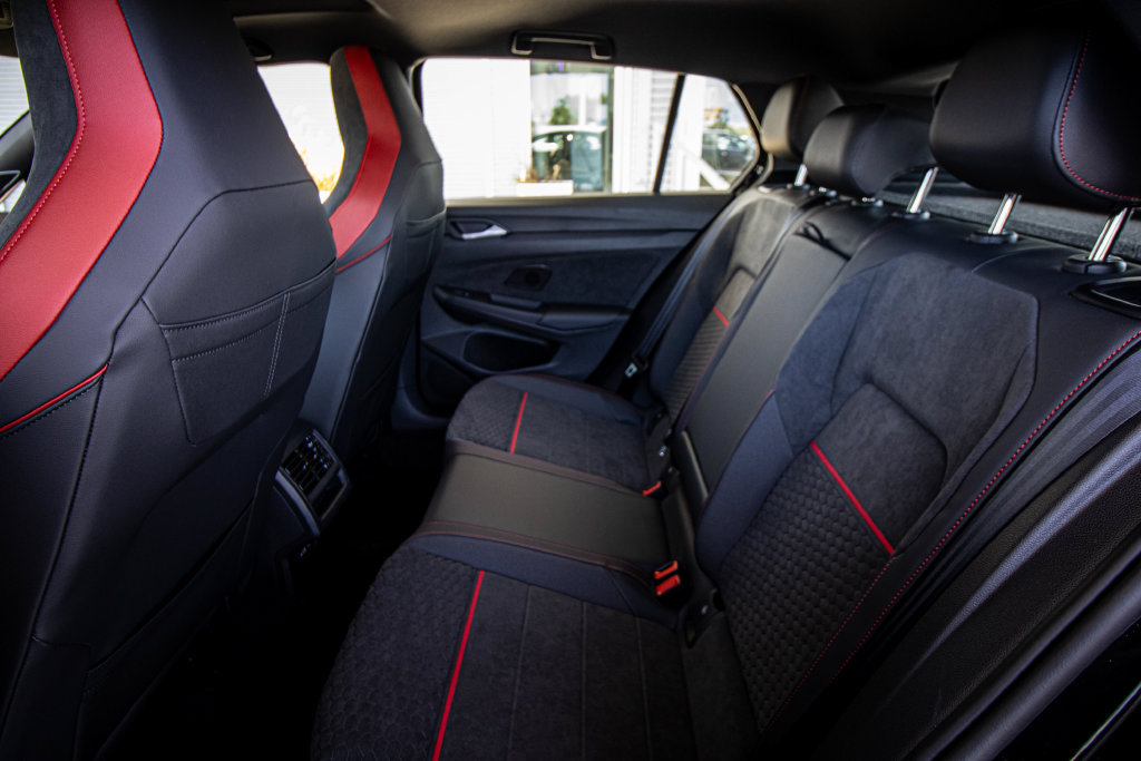 New 2026 Volkswagen GTI SE FWD image 29