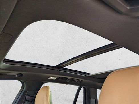 Used 2017 Volvo XC90 T6 Inscription w/ Vision Package image 16