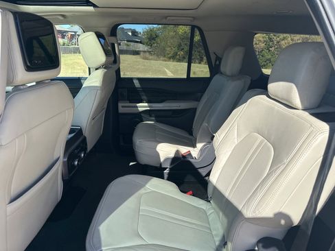 Used 2021 Ford Expedition Max Platinum image 6