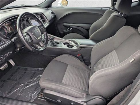 Used 2019 Dodge Challenger R/T w/ Blacktop Package image 15