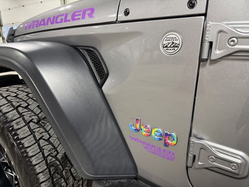 Used 2019 Jeep Wrangler Unlimited Sport image 17