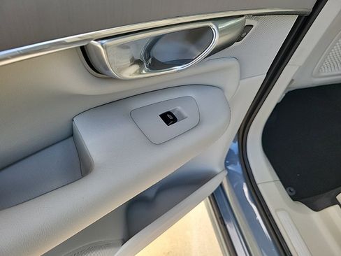 Used 2023 Volvo XC90 B5 Core w/ Protection Package Premier image 11