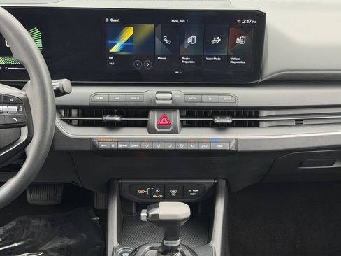 Used 2025 Kia K4 FWD image 16