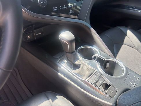 Used 2020 Toyota Camry XSE image 14