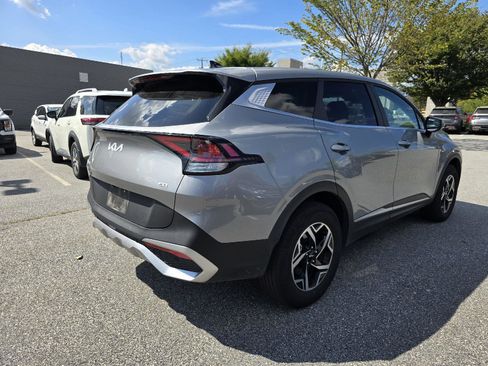 Used 2024 Kia Sportage LX image 3