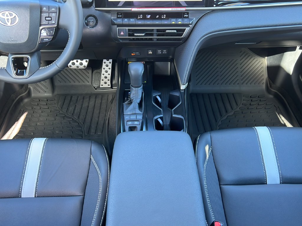 Used 2026 Toyota Camry SE w/ Multimedia Upgrade Package FWD image 14