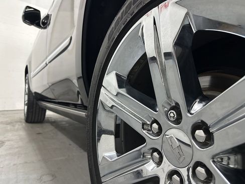 Used 2019 Cadillac Escalade Platinum image 21