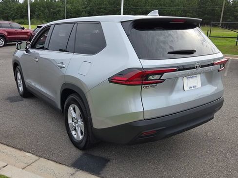 Certified 2025 Toyota Grand Highlander FWD image 11
