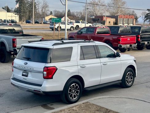 Certified 2024 Ford Expedition XLT image 5