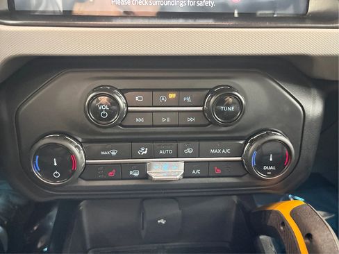 Used 2022 Ford Bronco Badlands w/ Sasquatch Package AWD/4WD image 36