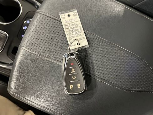 Certified 2020 Chevrolet Traverse Premier w/ LPO, Floor Liner Package AWD/4WD image 31