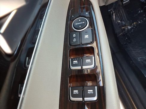 Used 2020 Kia Sorento LX w/ LX I4 Convenience Package image 16