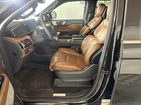 Used 2024 Lincoln Navigator L Reserve AWD/4WD image 3