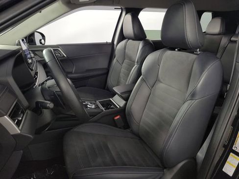 Used 2024 Mitsubishi Outlander SE AWD/4WD image 14