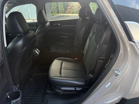 Used 2025 Kia Sorento EX AWD/4WD image 33
