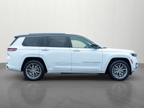 Used 2022 Jeep Grand Cherokee L Summit w/ Luxury Tech Group V image 8