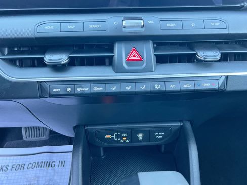 Used 2025 Kia K4 LXS image 18