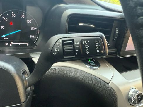 Used 2021 Ford Explorer XLT AWD/4WD image 15