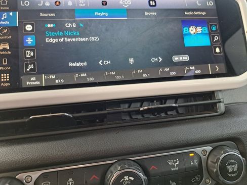 Used 2024 Jeep Gladiator Sport image 10