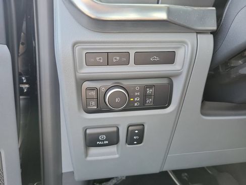 Used 2022 Ford F150 Lariat w/ Equipment Group 501A Mid RWD image 18