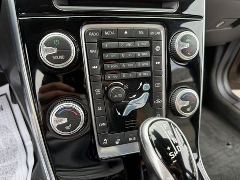 Used 2016 Volvo V60 T5 Cross Country w/ Climate Package AWD/4WD image 16