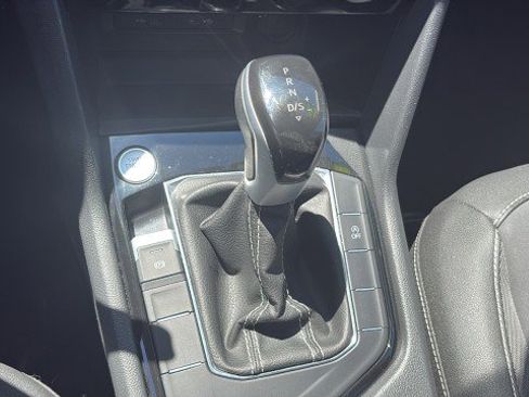 Used 2024 Volkswagen Taos SE image 22