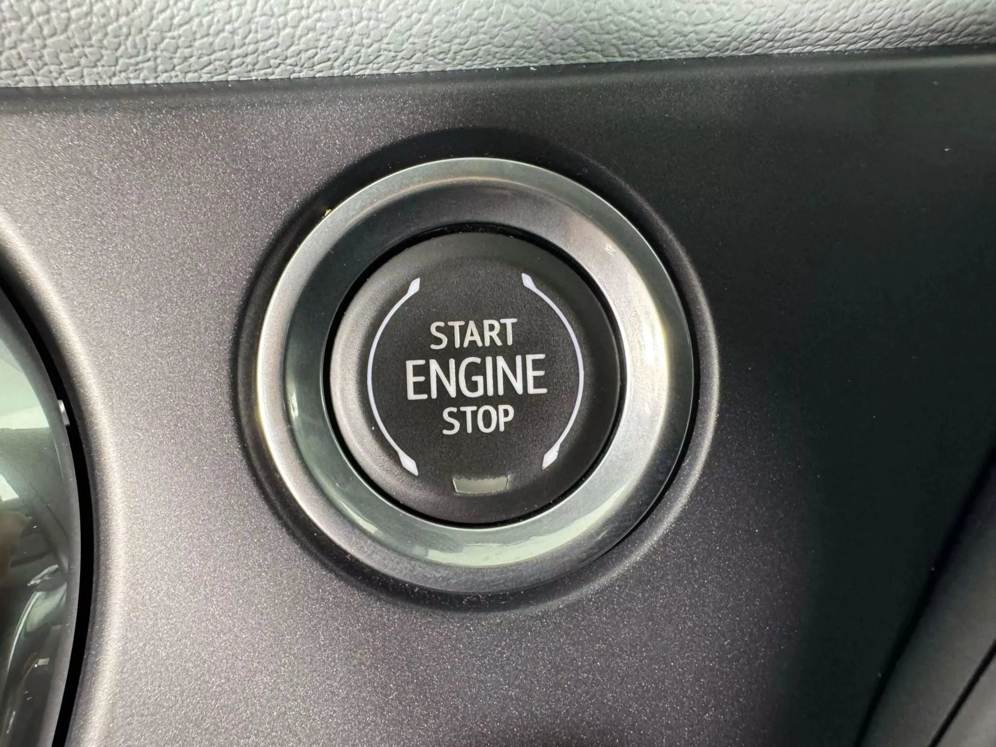 Used 2020 Chevrolet Blazer LT FWD image 18