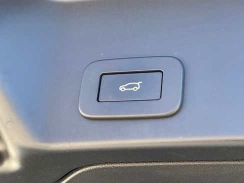 Used 2023 Land Rover Range Rover Evoque S image 8