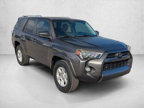 Used 2016 Toyota 4Runner SR5 image 3