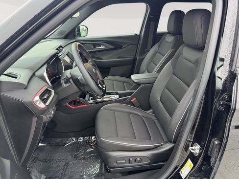Used 2023 Chevrolet TrailBlazer RS image 3
