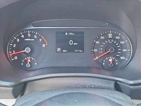 Used 2022 Kia Soul LX FWD image 11