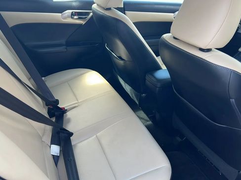 Used 2014 Lexus CT 200h FWD image 6