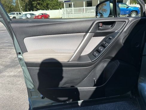 Used 2018 Subaru Forester 2.5i Premium image 11