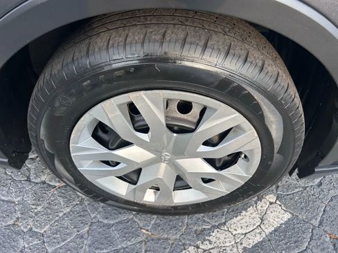 Used 2021 Toyota C-HR LE image 33