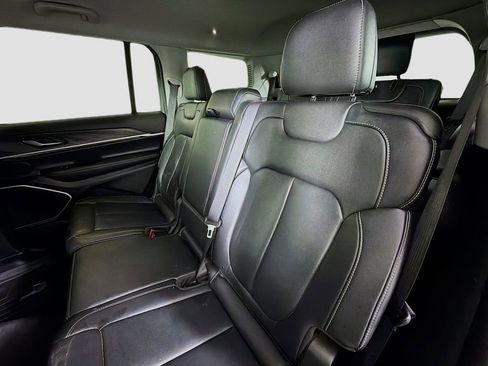 Used 2022 Jeep Grand Cherokee L Limited AWD/4WD image 25