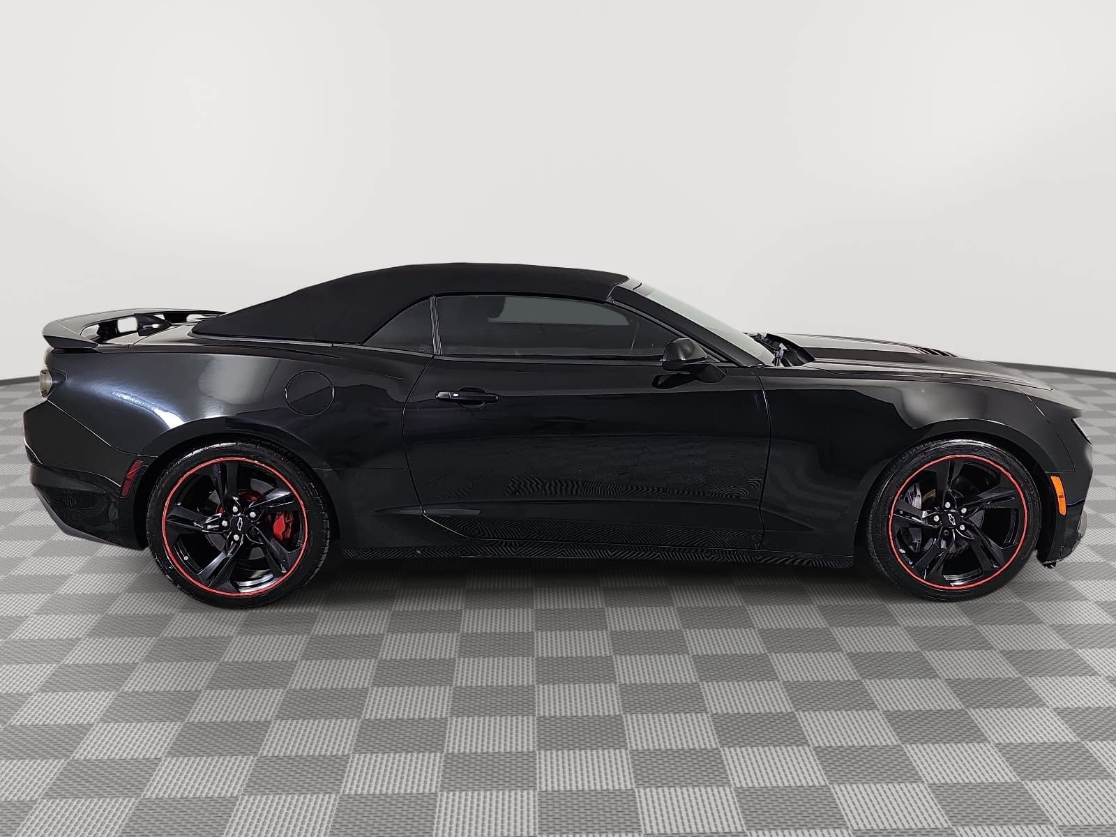 Used 2020 Chevrolet Camaro SS RWD image 9