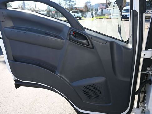 Used 2024 Isuzu NPR RWD image 15