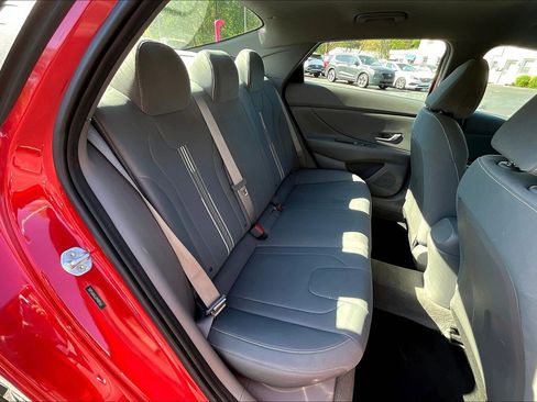Used 2023 Hyundai Elantra SEL image 24