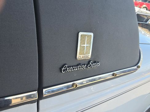 Used 1999 Lincoln Town Car Executive image 8