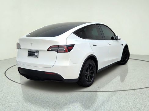 Used 2021 Tesla Model Y Long Range AWD/4WD image 9