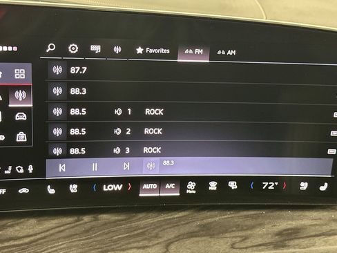 New 2025 Audi Q5 Prestige image 17