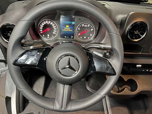 Used 2025 Mercedes-Benz Sprinter 2500 image 24