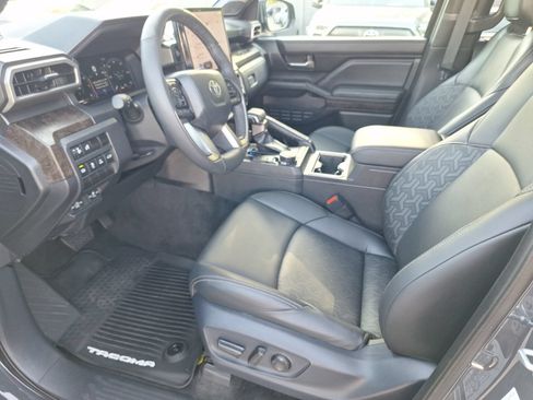 Used 2024 Toyota Tacoma Limited w/ Limited Package (LT) AWD/4WD image 14