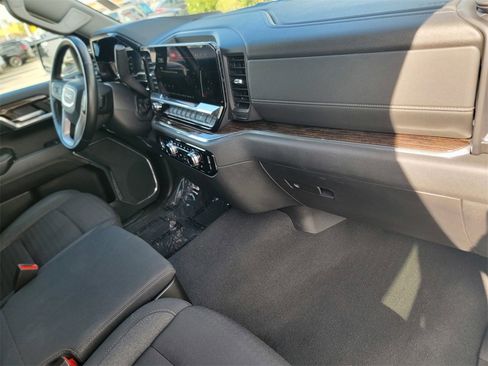 Used 2024 GMC Sierra 1500 SLE image 22