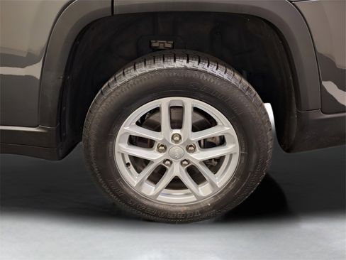 Used 2023 Jeep Grand Cherokee L Laredo image 26