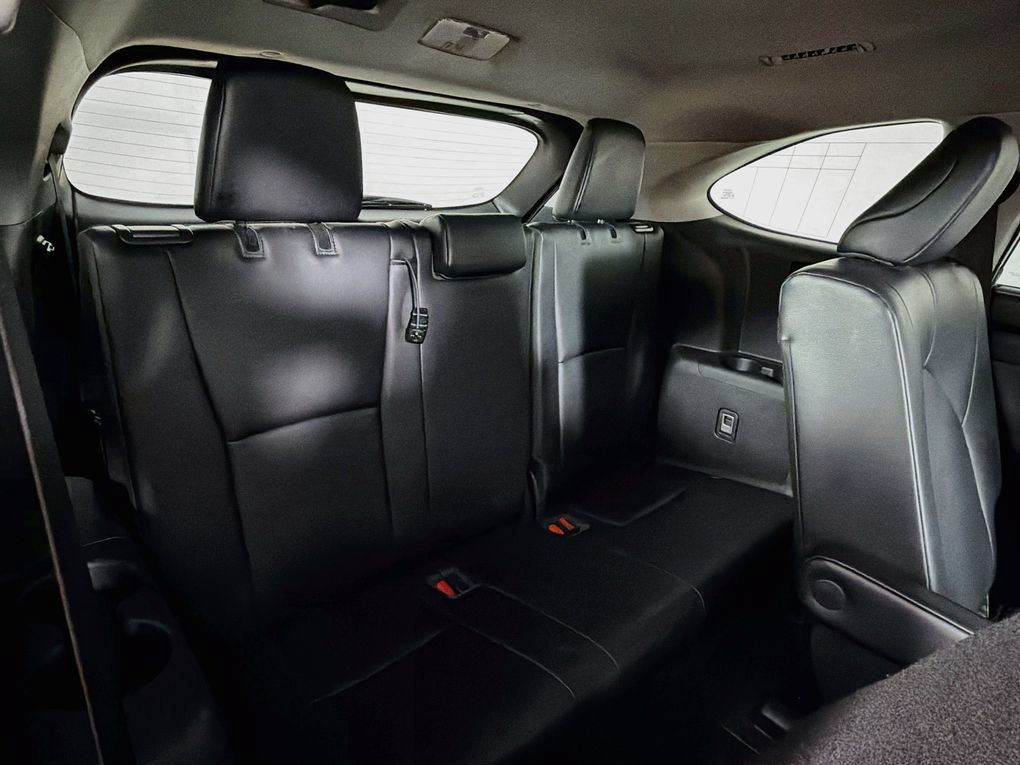 Used 2023 Toyota Highlander XLE FWD image 27