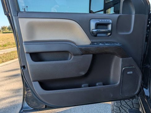 Used 2017 GMC Sierra 2500 Denali w/ Duramax Plus Package image 12