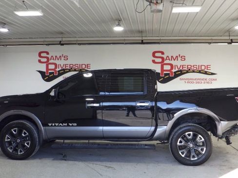 Used 2020 Nissan Titan Platinum Reserve w/ Moonroof Package image 2