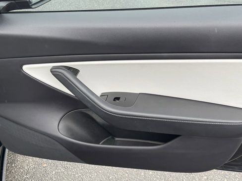Used 2019 Tesla Model 3 Performance image 27