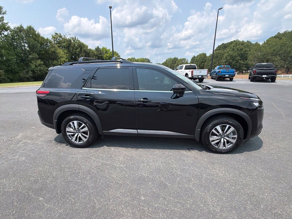 Used 2026 Nissan Pathfinder SL FWD image 41